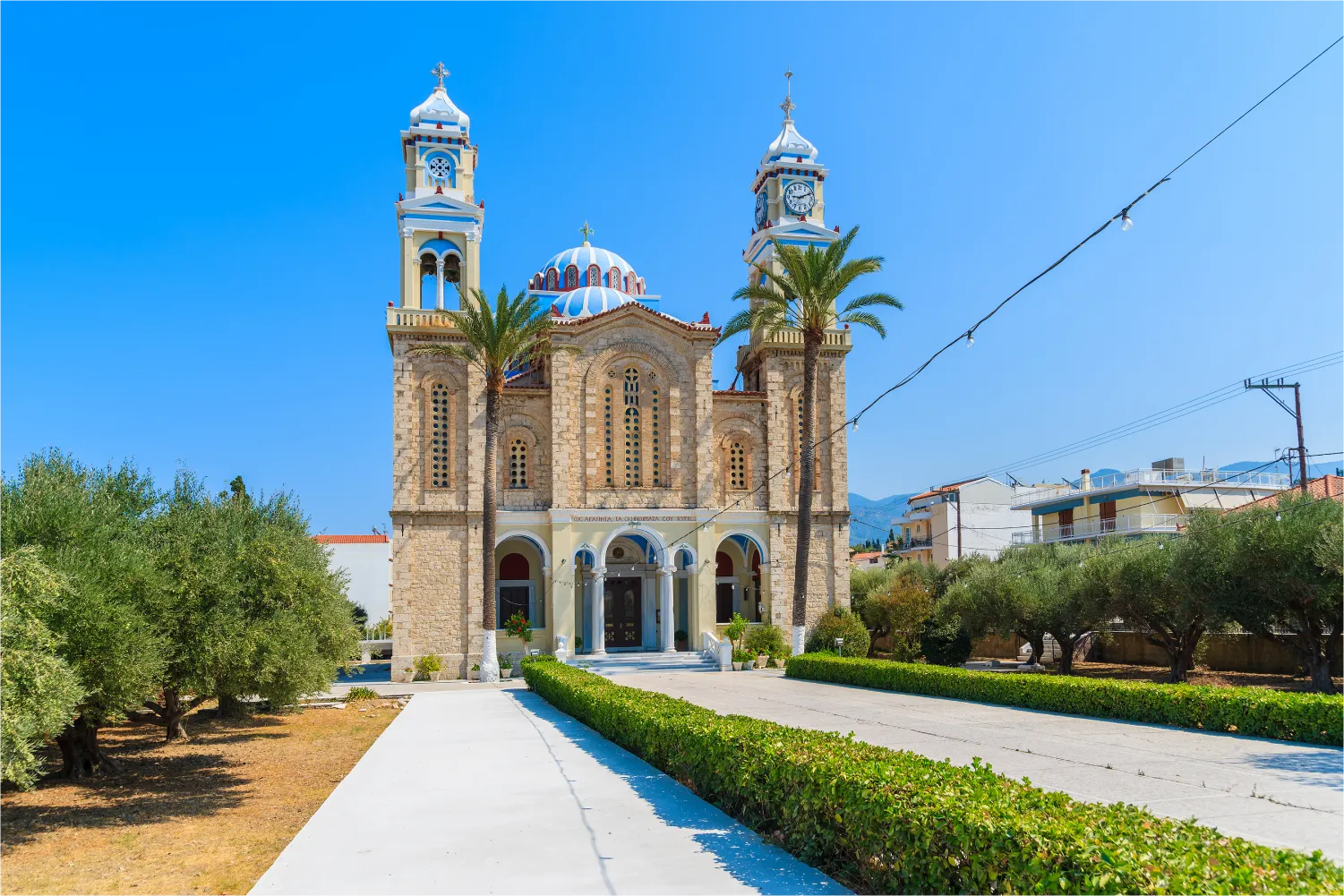 Mια όμορφη παλιά εκκλησία στο Καρλόβασι της Σάμου