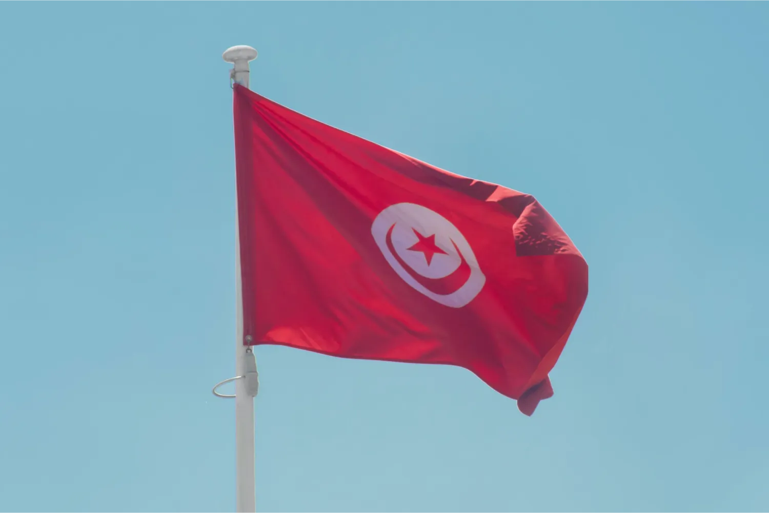 Η κόκκινη σημαία της Τυνισίας